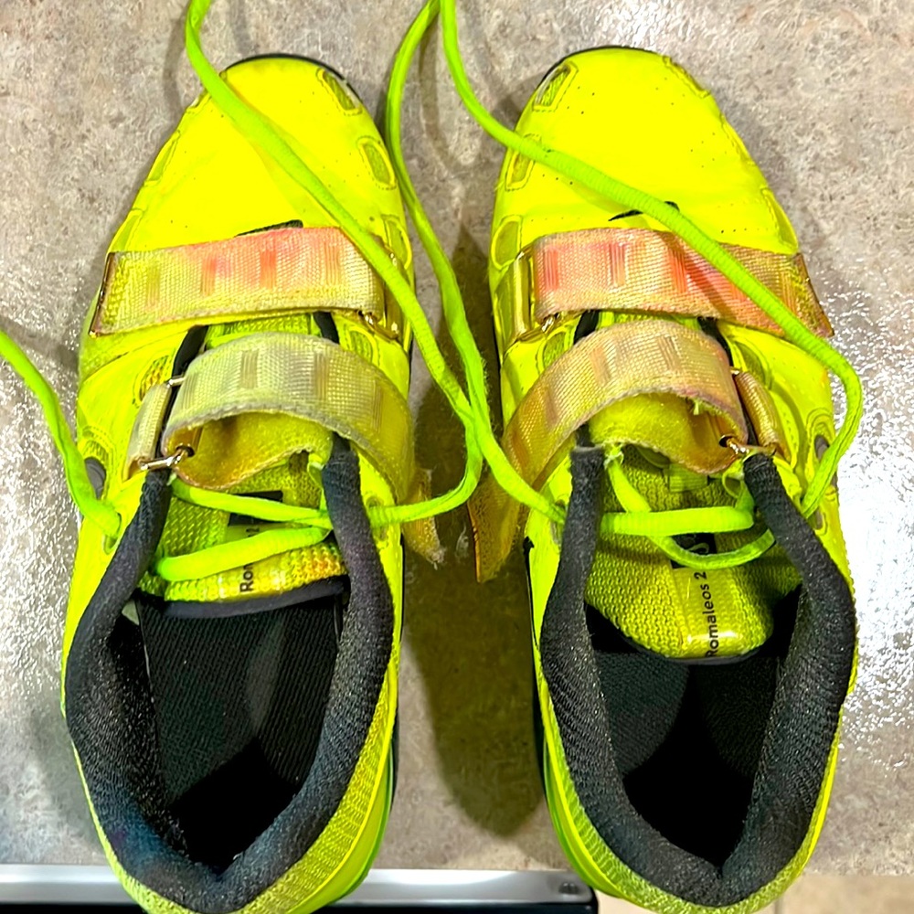 Nike Lifters Romaleos 2 size 5.5 in kids. Fits a Woman’s size 7.